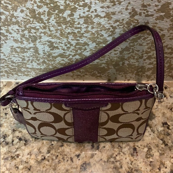 Coach wristlet - Picture 5 of 6